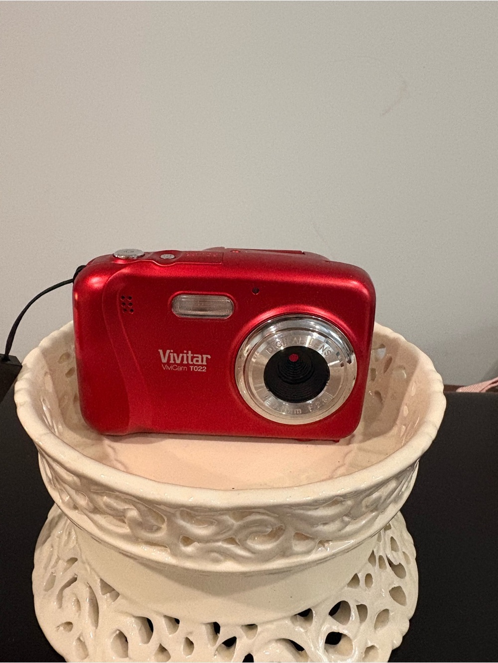 Vivitar VivCam T022 Digital Camera in Red